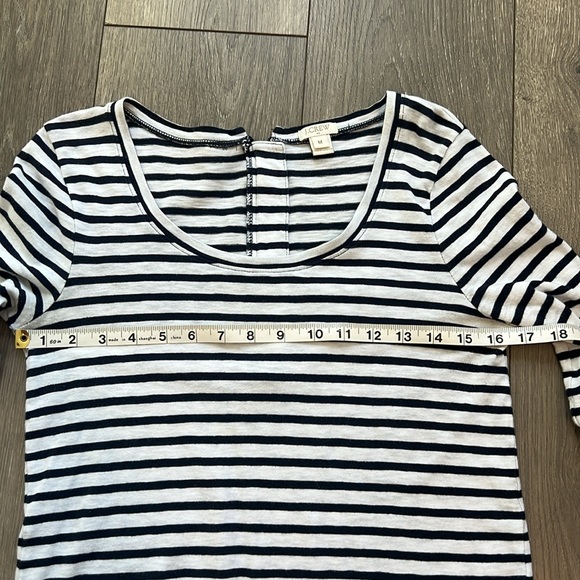 J. Crew , 3/4 sleeve, blue and white stripe. Zip in back, cotton. - Picture 6 of 8
